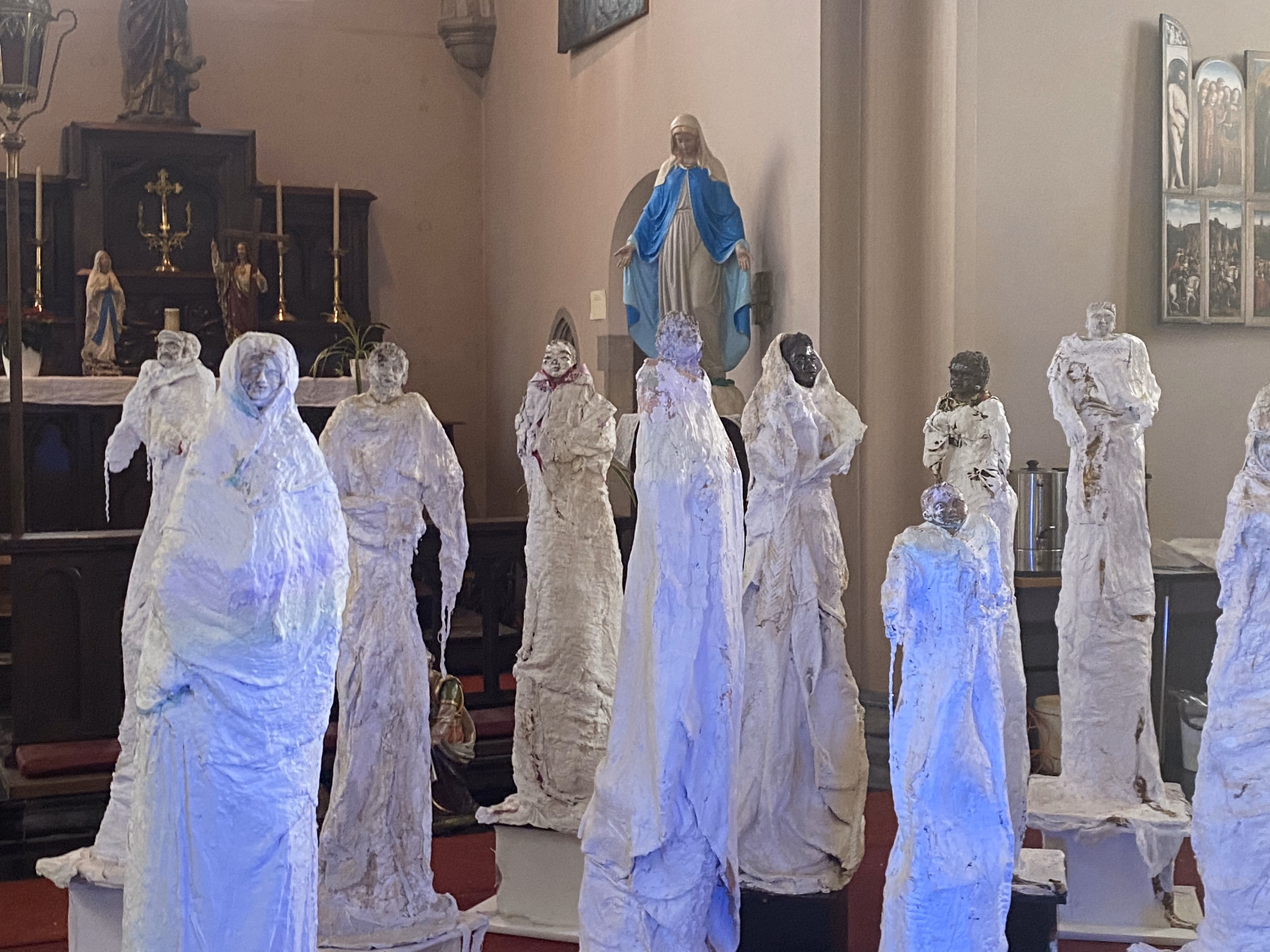 De Twaalf beelden in Hoofdkerk eindhoven