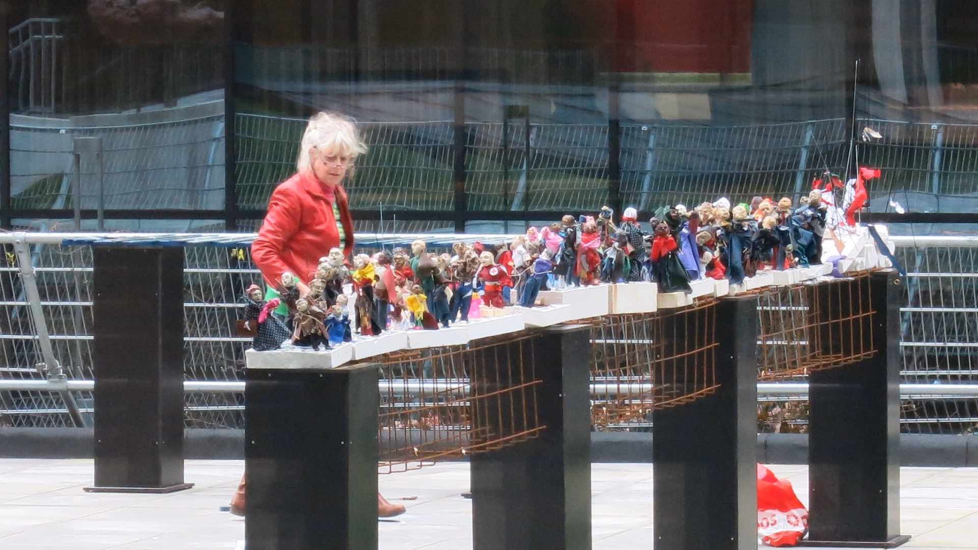 Overview of the Refugees installation by Renate Els Aerts